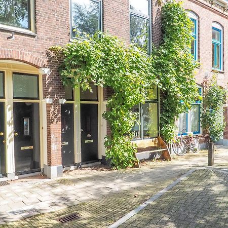 Your Space In Utrecht, Private Room With All Facilities, Living Among The Locals Exterior photo