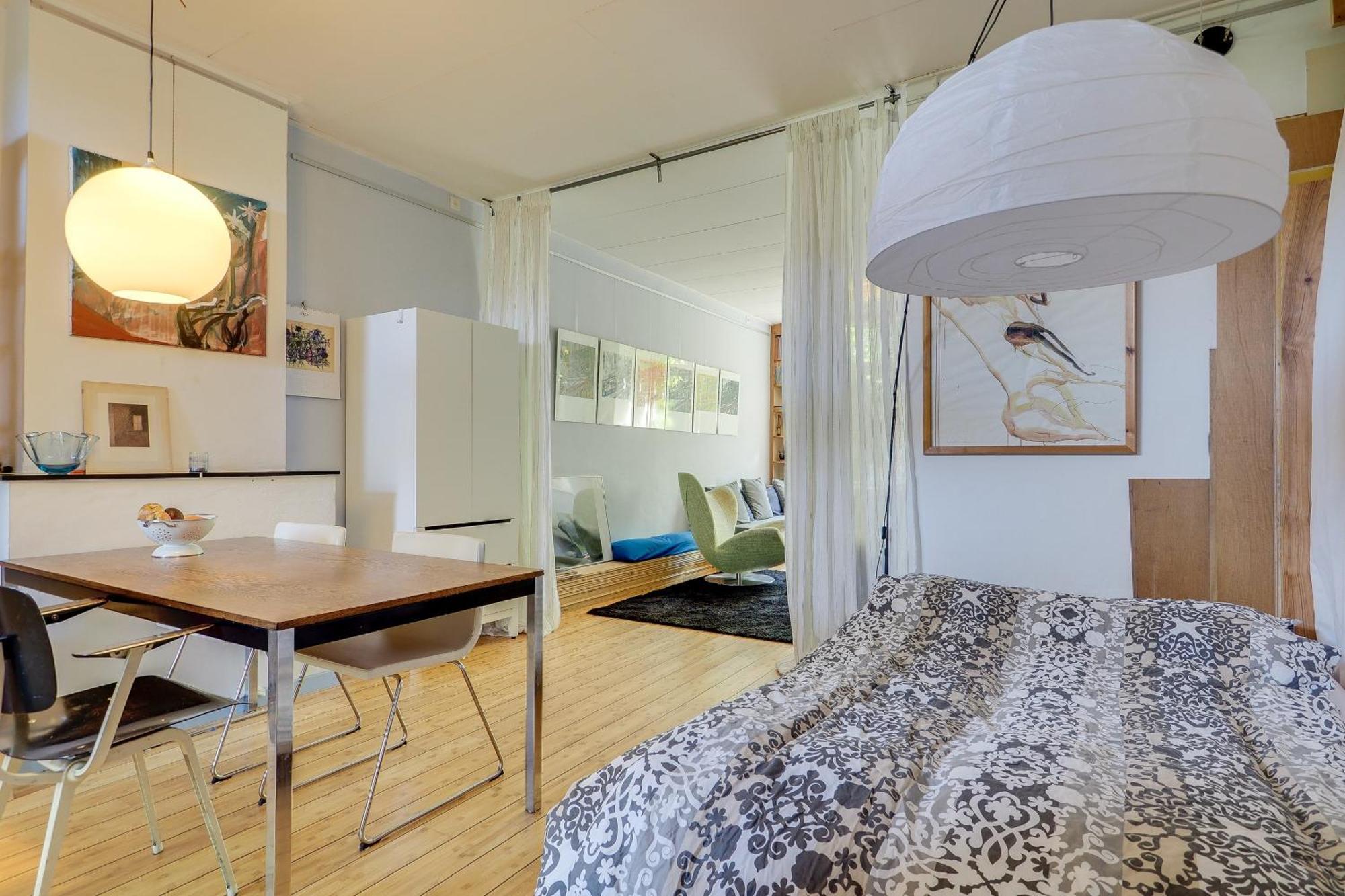 Your Space In Utrecht, Private Room With All Facilities, Living Among The Locals Exterior photo